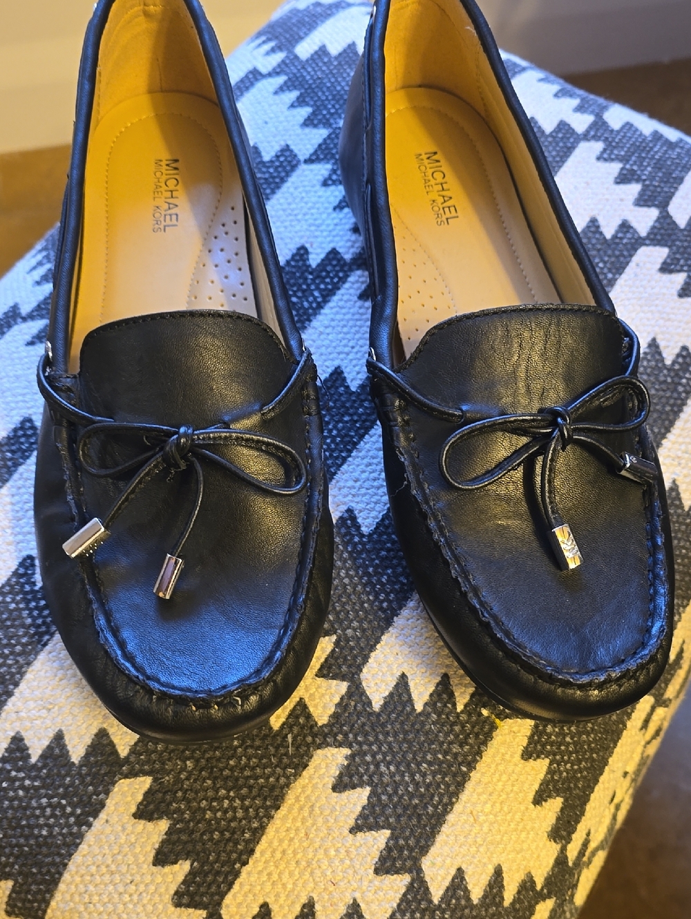 MICHAEL Michael Kors Black Leather Bow Moccasins with Metal Aglets 7.5